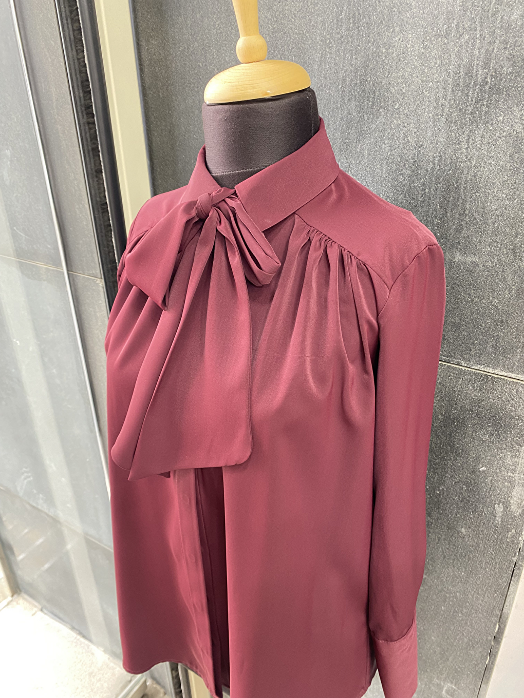 Bordo Pile Detaylı ParisFular Yaka Gömlek-6