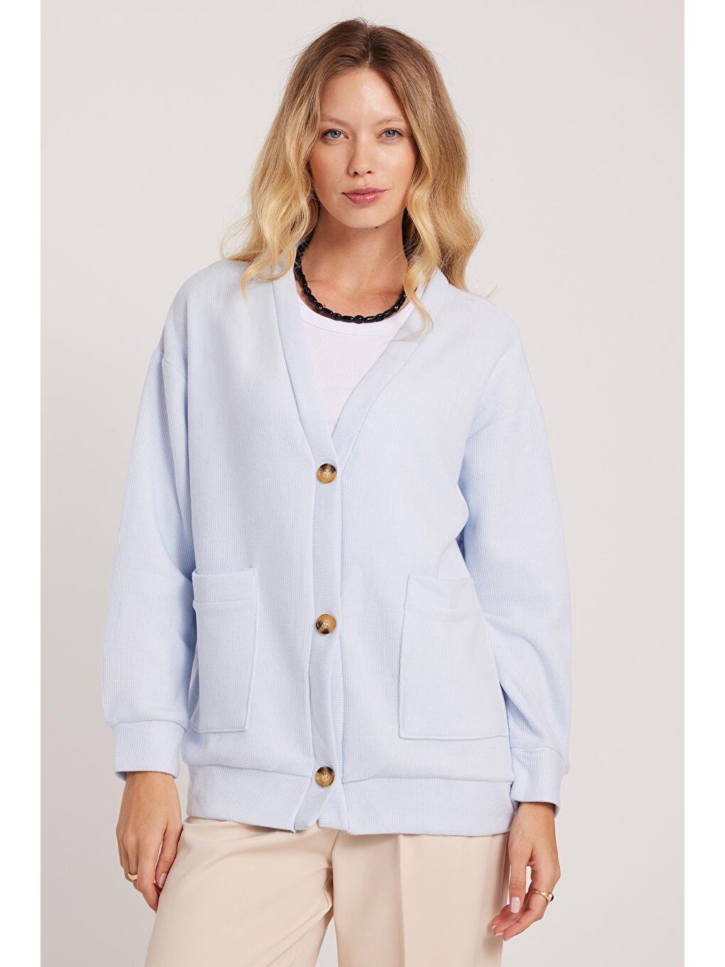 Kadın Relax Fit Rahat Kesim Örme Kumaş Çift Cepli V Yaka Mavi Hırka