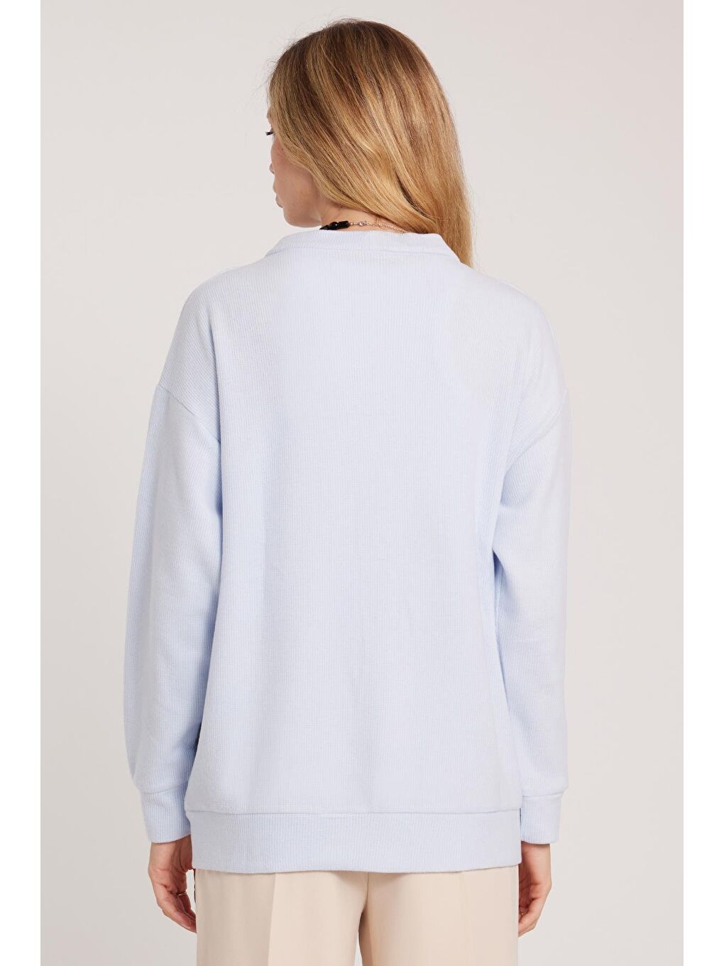 Kadın Relax Fit Rahat Kesim Örme Kumaş Çift Cepli V Yaka Mavi Hırka-5