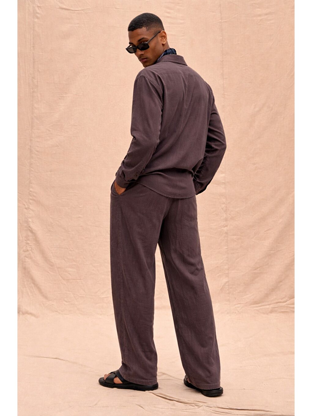 Kahverengi Erkek Haki Lyocell Kumaş Oversize Gömlek Pantolon Takım – Rahat Kesim Yazlık Kombin-1