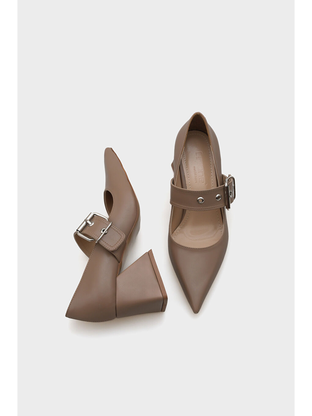 Bej Roda Sivri Burunlu Orta Topuklu Metal Tokalı Kadın Ayakkabı-4