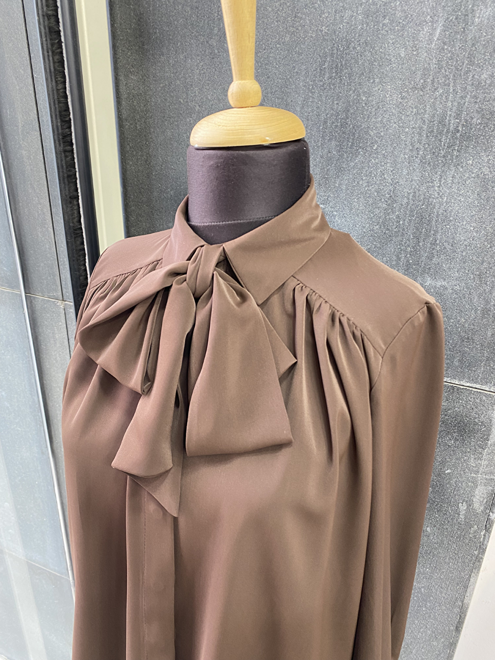 Kahverengi Pile Detaylı ParisFular Yaka Gömlek-7