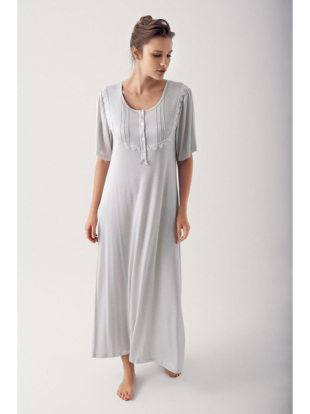 Gri Puantiyeli Düğmeli Kısa Kol Elastanlı Uzun Viskoz Gecelik 14118