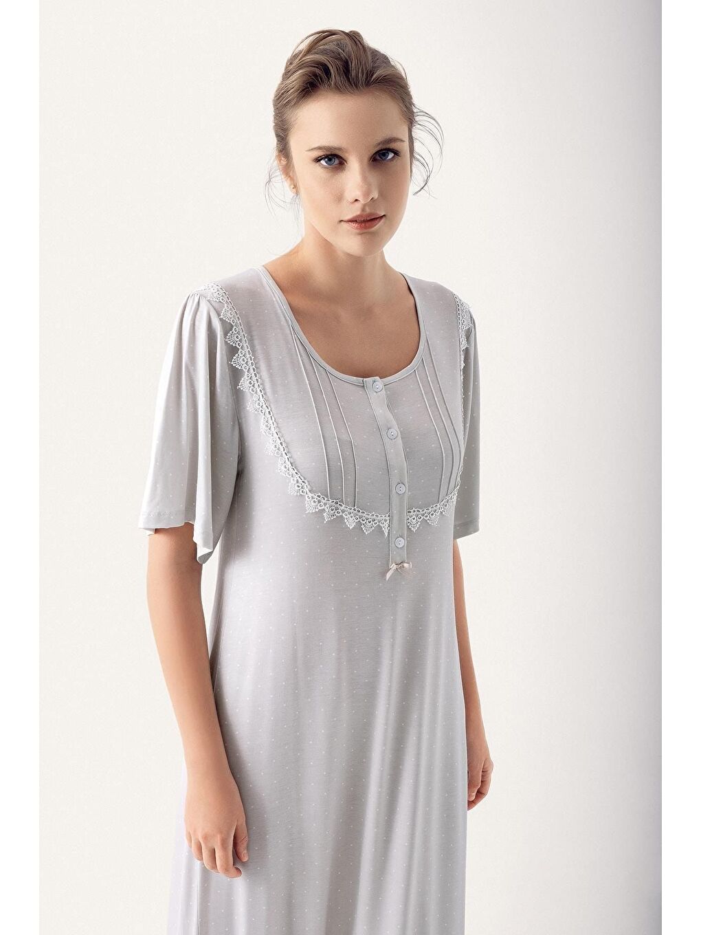 Gri Puantiyeli Düğmeli Kısa Kol Elastanlı Uzun Viskoz Gecelik 14118-1