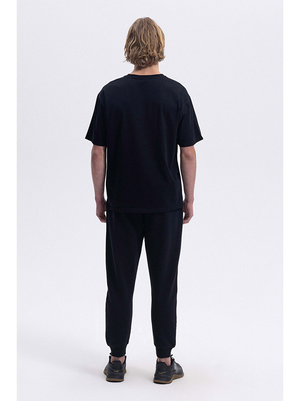 Siyah % 100 Pamuk Regular Fit Bisiklet Yaka T Shirt EM376-BK-3