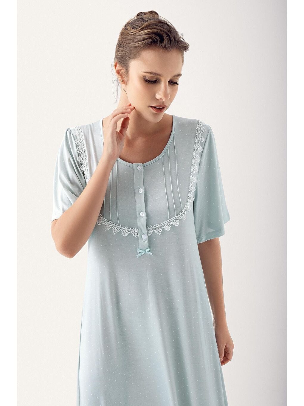 Yeşil Puantiyeli Düğmeli Kısa Kol Elastanlı Uzun Viskoz Gecelik 14118-1