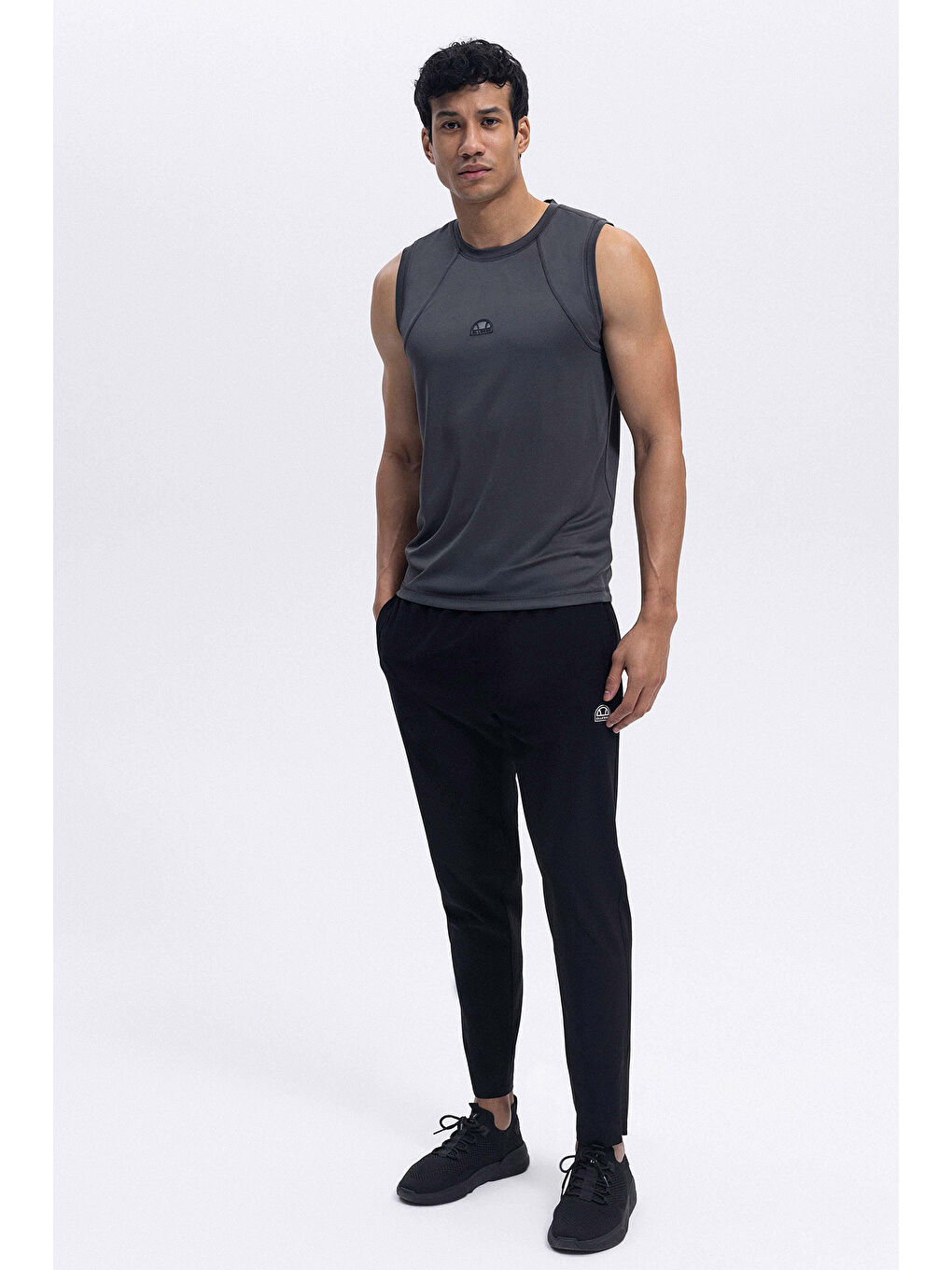 Siyah Regular Fit Normal Bel Fermuarlı Dar Paça Jogger Pantolon EM440-BK