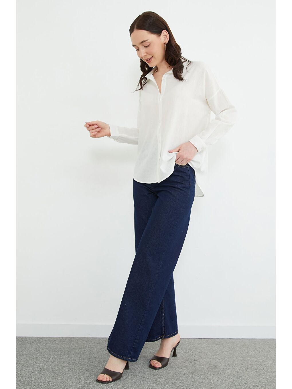 Ekru Basic Keten Görünümlü Oversize Gömlek-3