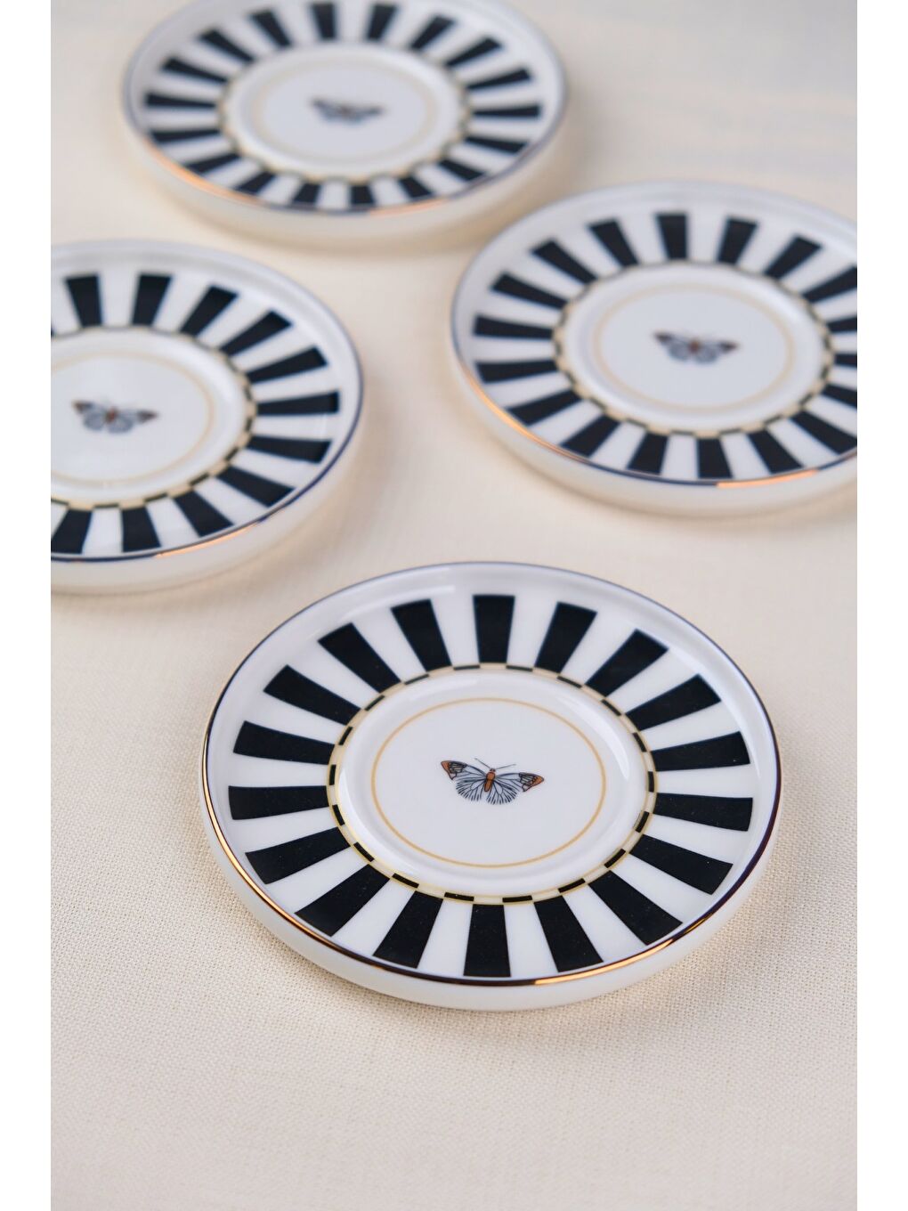 Karışık Porselen Butterfly Collection Altın Yaldızlı Çay Tabağı 11,8cm Siyah 4 lü-1