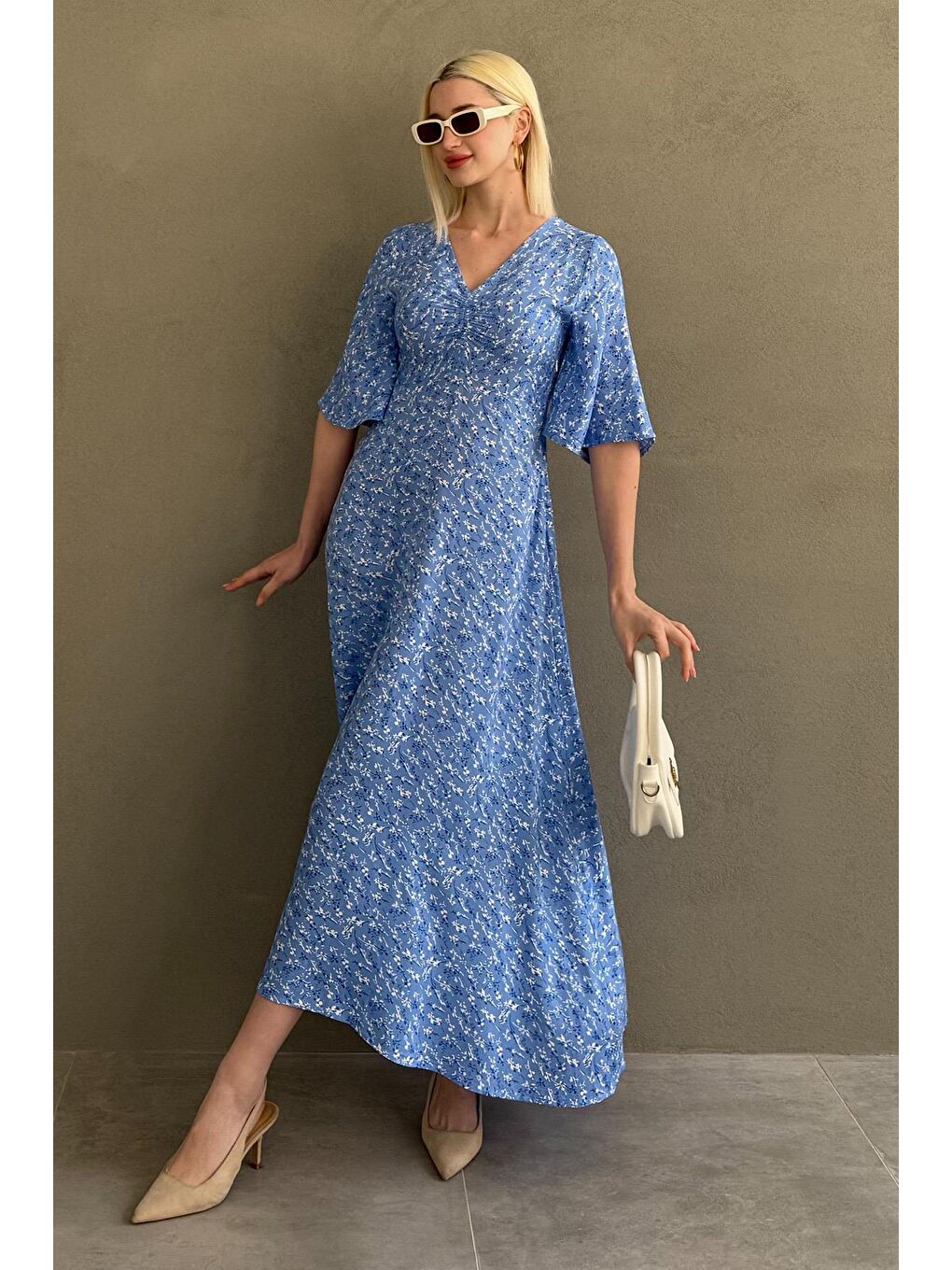 Mavi Çiçek Desenli Yarım Kollu Elbise Mg2390