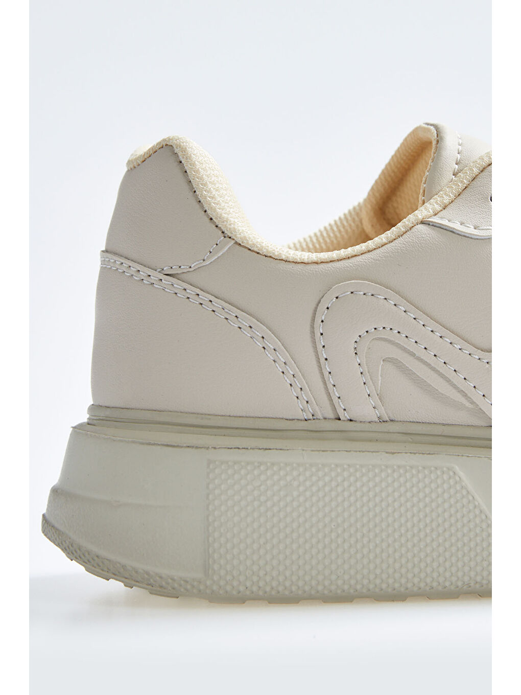 Bej Bağcıklı Yüksek Taban Suni Deri Kadın Spor Ayakkabı - 89200-3