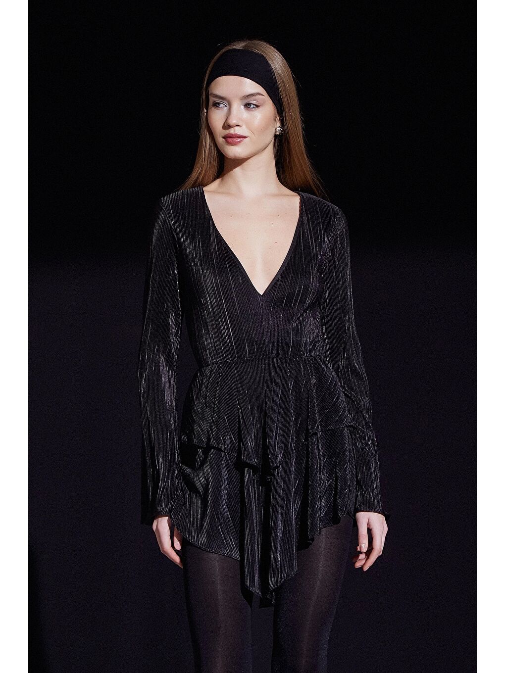 V Yaka Volanlı Mini Elbise Siyah-2