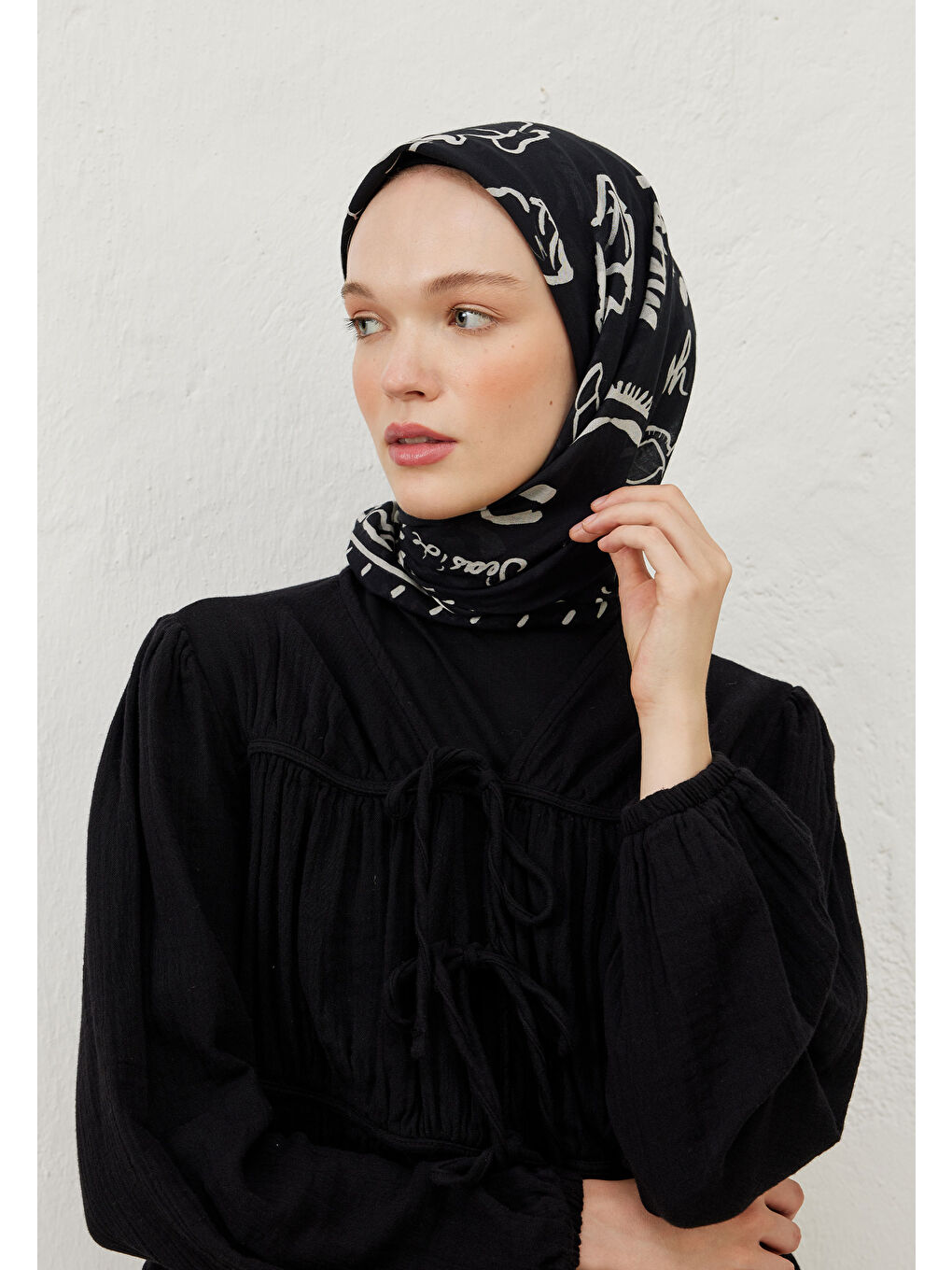 Summer Vibes Desen Pamuk Vual Eşarp Siyah-1