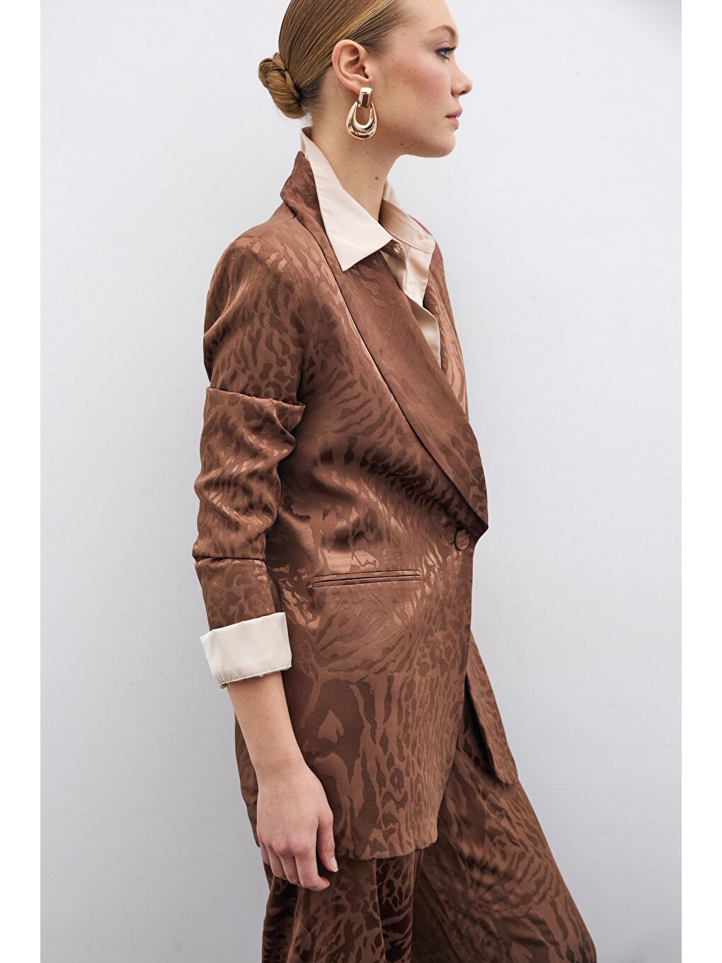 Kahverengi Desenli Saten Ceket - Kahve-3