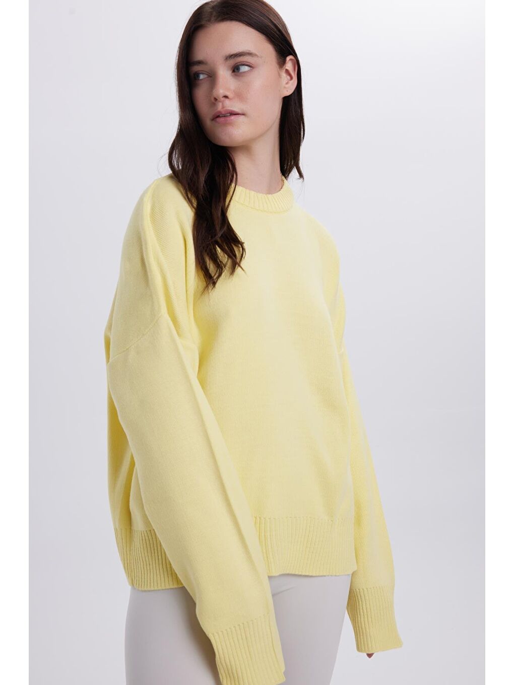 Kadın Oversize Geniş Kesim Bisiklet Yaka Sarı Kazak-1