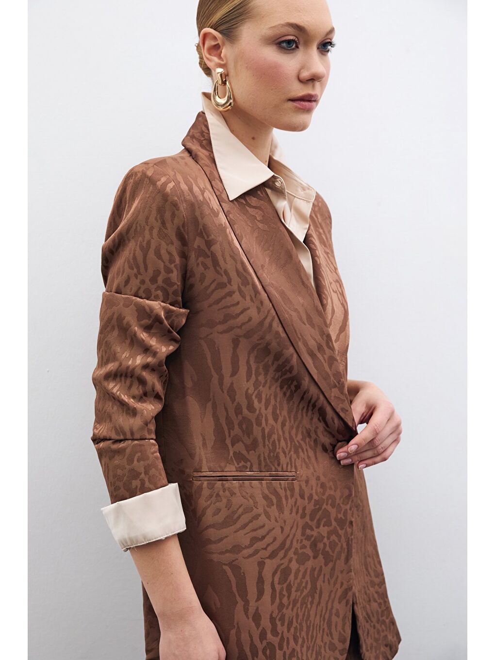 Kahverengi Desenli Saten Ceket - Kahve-4