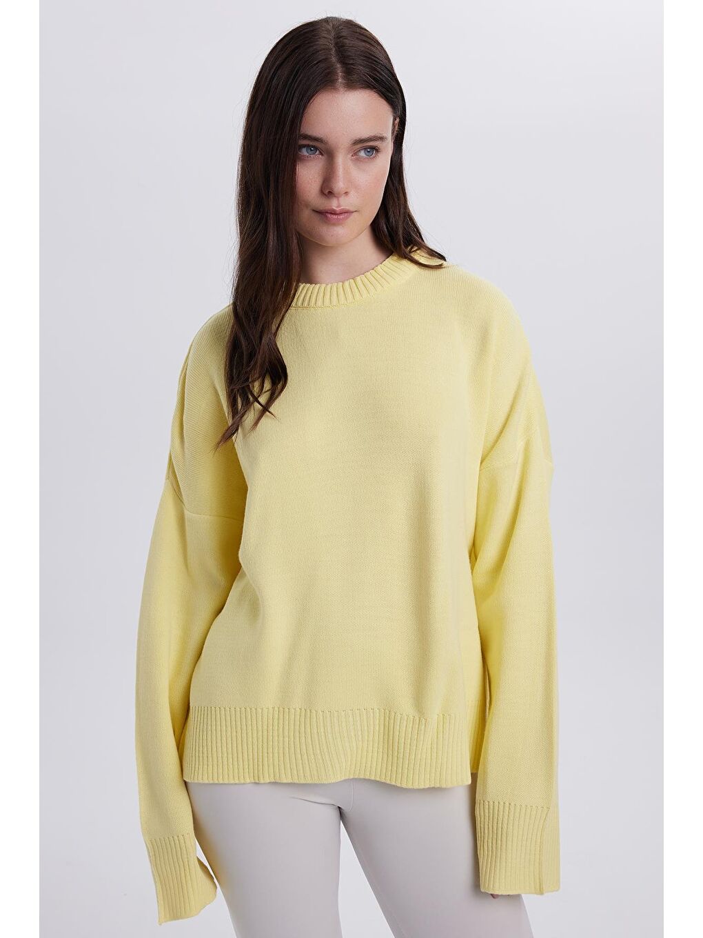 Kadın Oversize Geniş Kesim Bisiklet Yaka Sarı Kazak-4