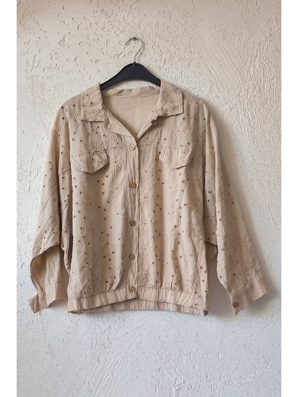 Bej Gömlek Yaka 3/4 Kol Düğmeli Brodeli Delikişi Nakışlı Casual Pamuklu Oversize Dokuma Ceket 65 79-1