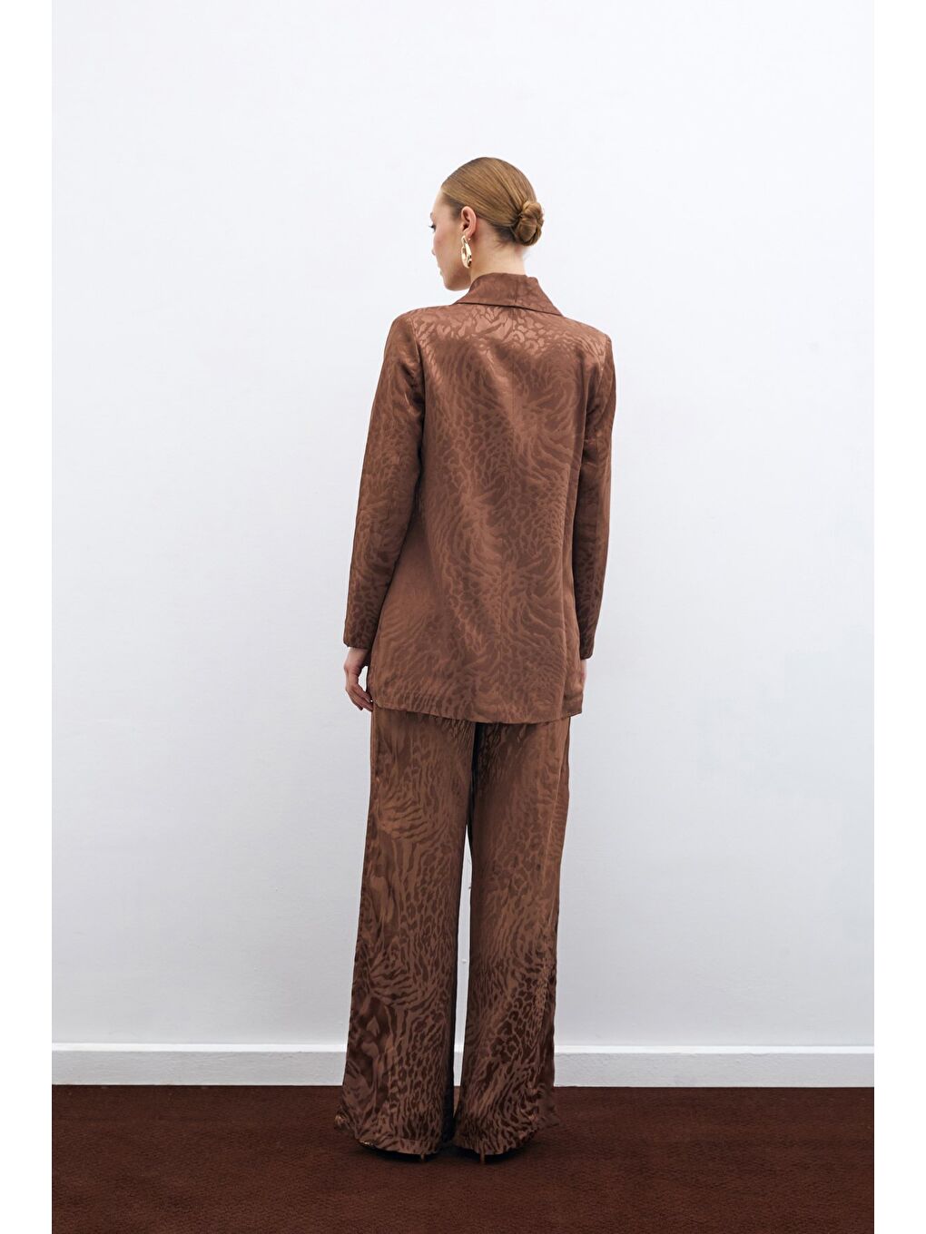Kahverengi Desenli Saten Ceket - Kahve-7
