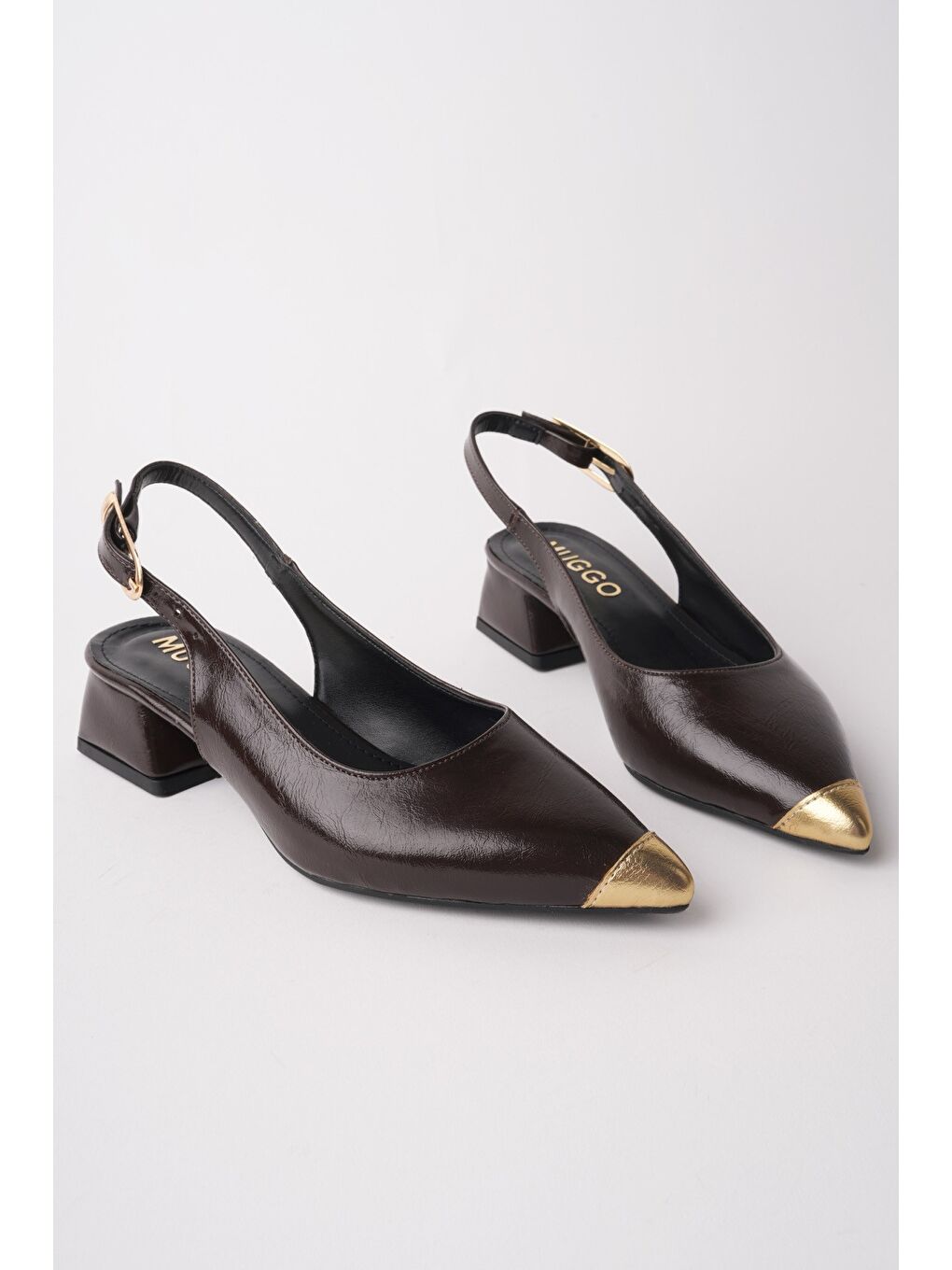 Kahverengi CHANCE Gold Burun Detaylı Sivri Burun Arkası Açık Kadın Kısa Topuklu Ayakkabı-1