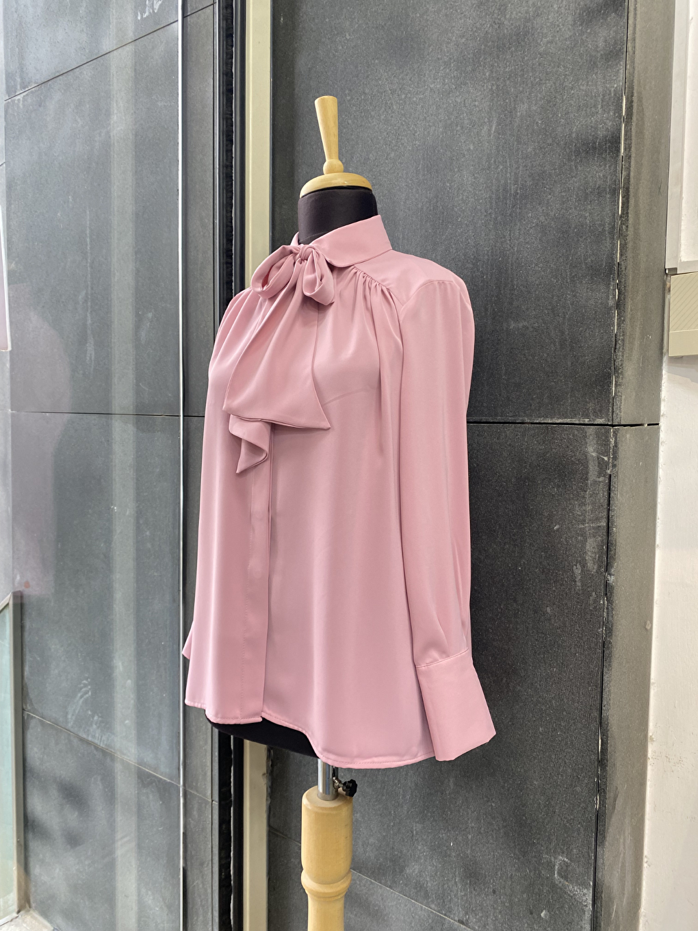 Pembe Pile Detaylı ParisFular Yaka Gömlek-2