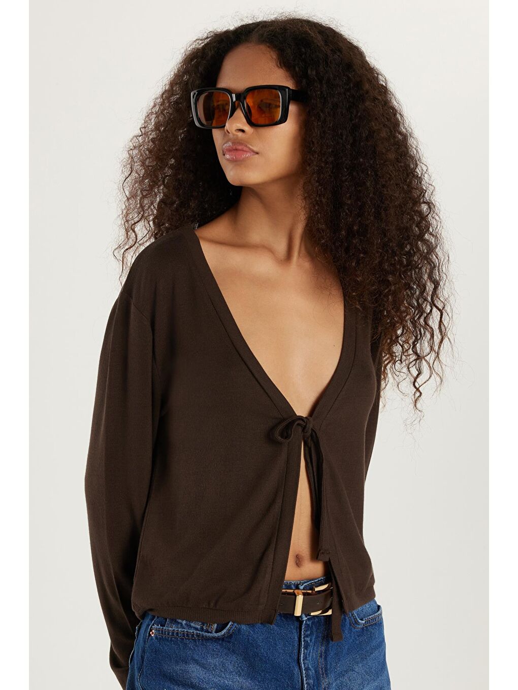Kadın Slim Fit Dar Kesim Bağlamalı Uzun Kollu V Yaka Kahverengi Hırka-1