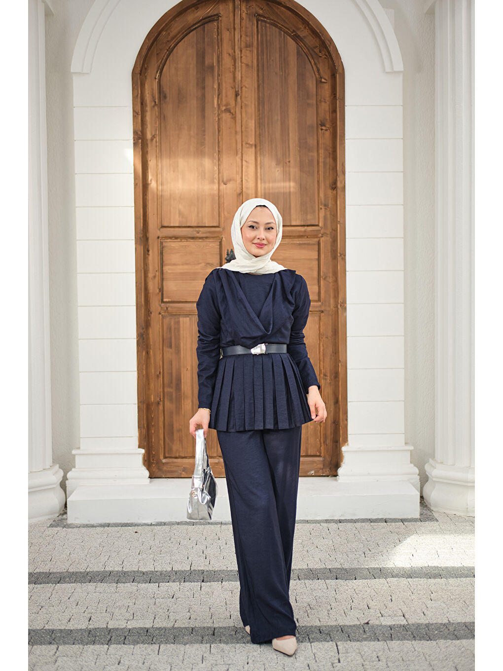 Kadın Omuz Atkılı Beli Pileli Kemerli Takım Lacivert