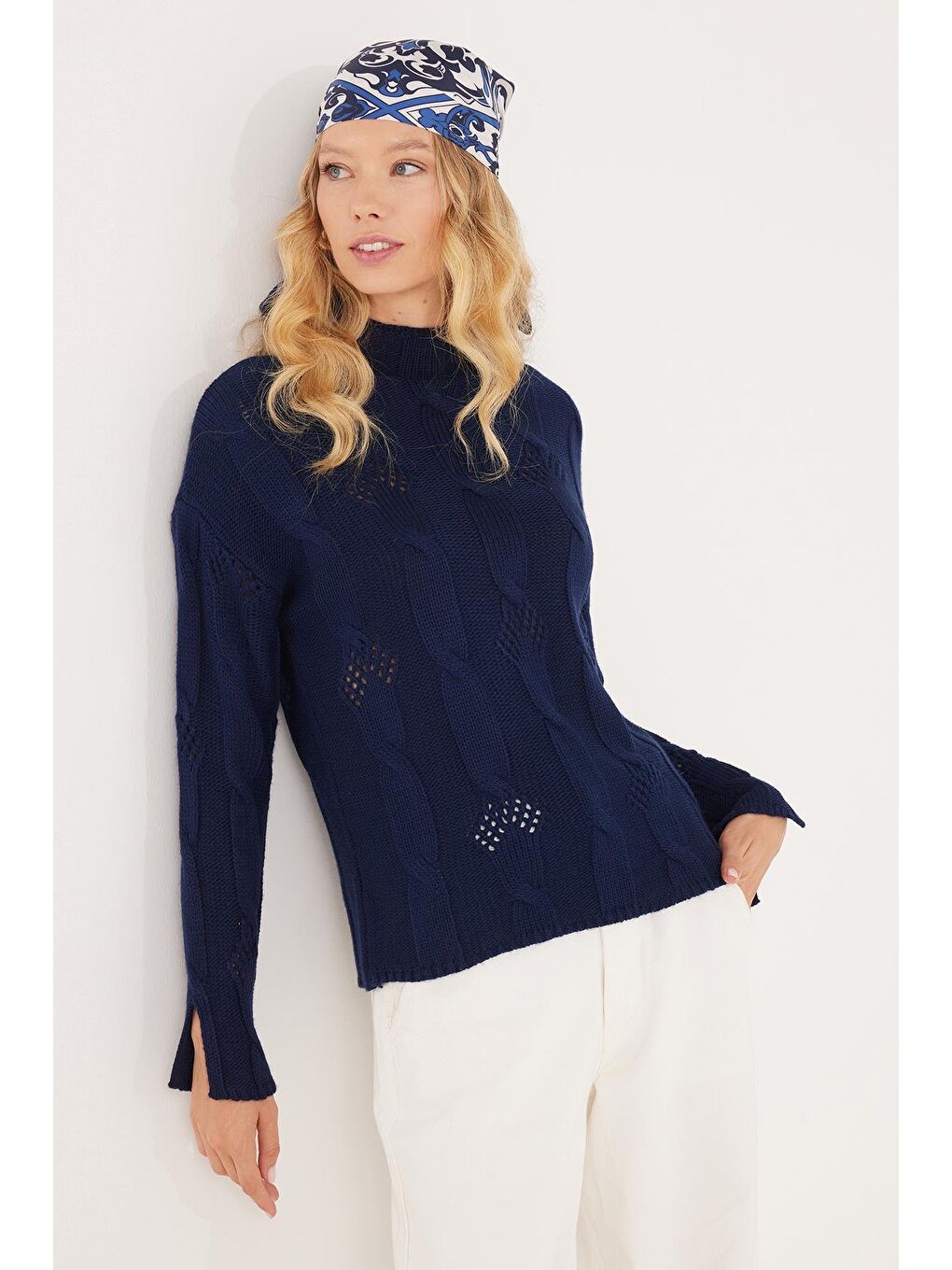 Kadın Regular Fit Klasik Kesim Yarım Balıkçı Yaka Örgü Desenli Lacivert Kazak-1
