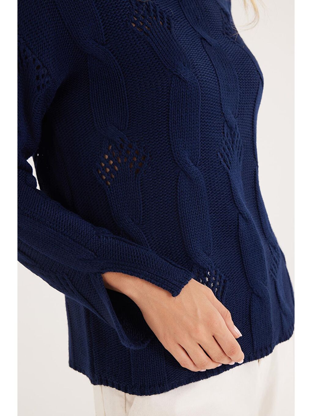 Kadın Regular Fit Klasik Kesim Yarım Balıkçı Yaka Örgü Desenli Lacivert Kazak-2