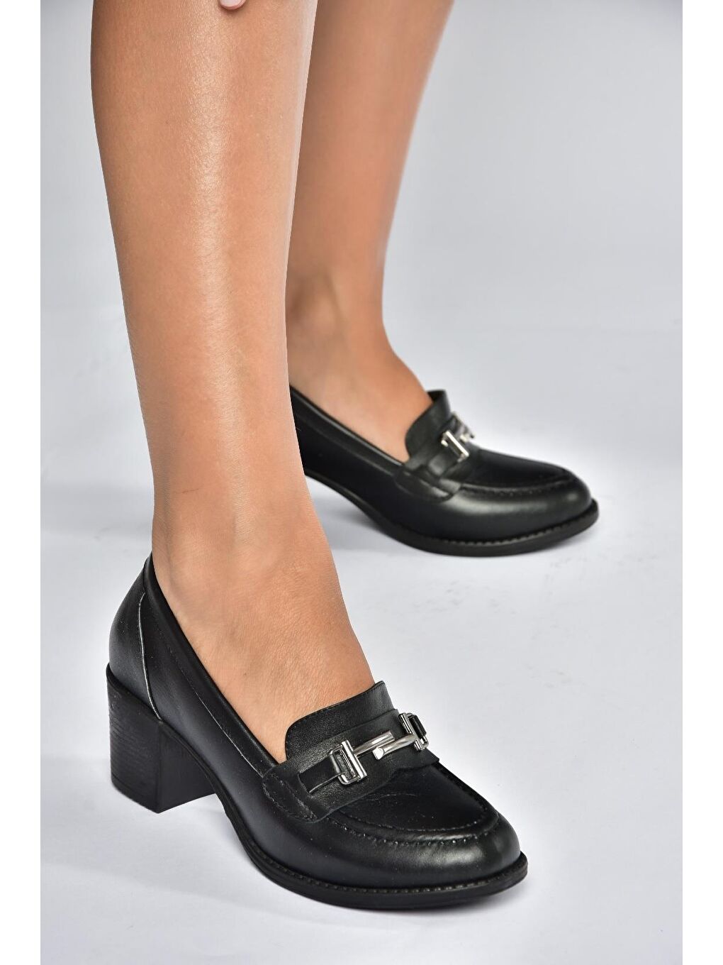 Siyah Kadın Topuklu Ayakkabı V468708203-1