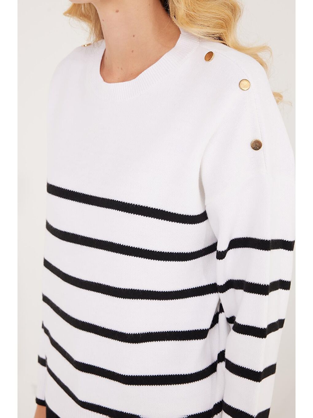 Kadın Slim Fit Dar Kesim Bisiklet Yaka Çizgili Beyaz Kazak-2