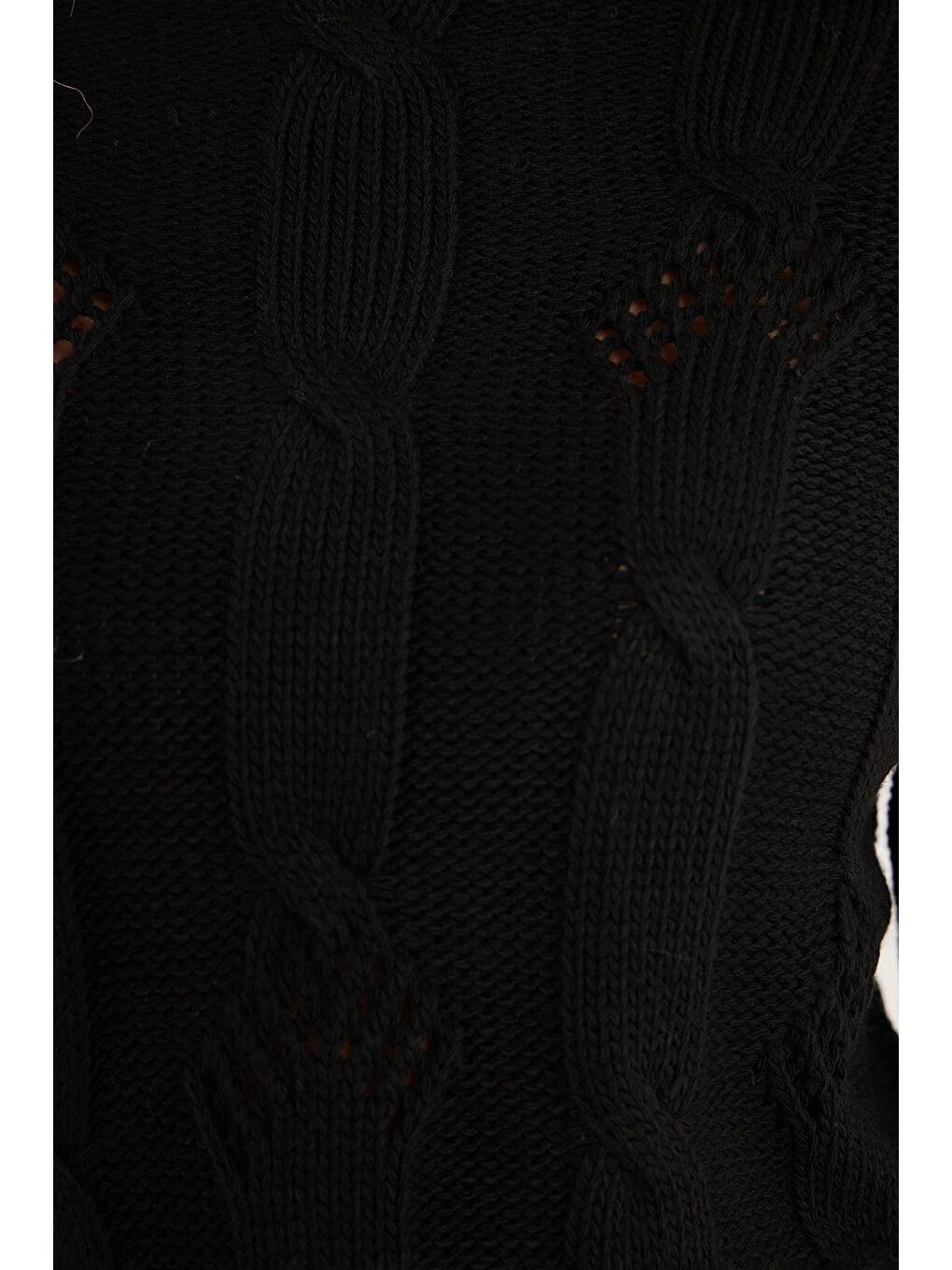 Kadın Regular Fit Klasik Kesim Yarım Balıkçı Yaka Örgü Desenli Siyah Kazak-5