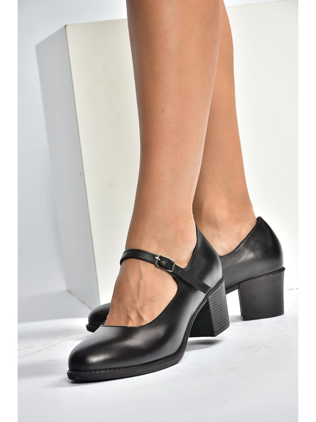 Siyah Kadın Topuklu Ayakkabı V468297203-1