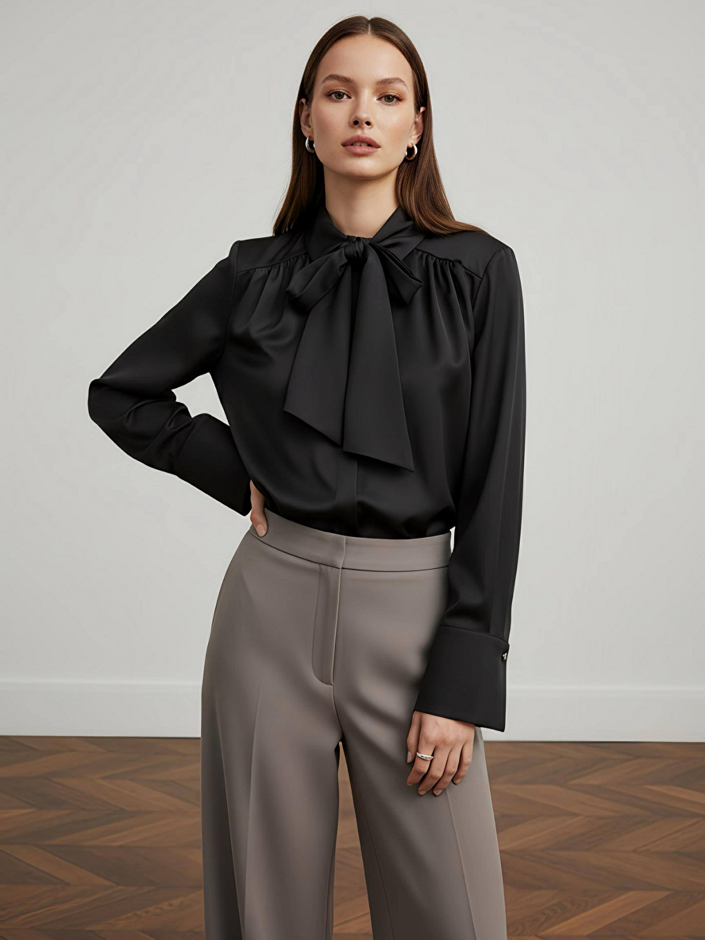 Siyah Pile Detaylı ParisFular Yaka Gömlek-1