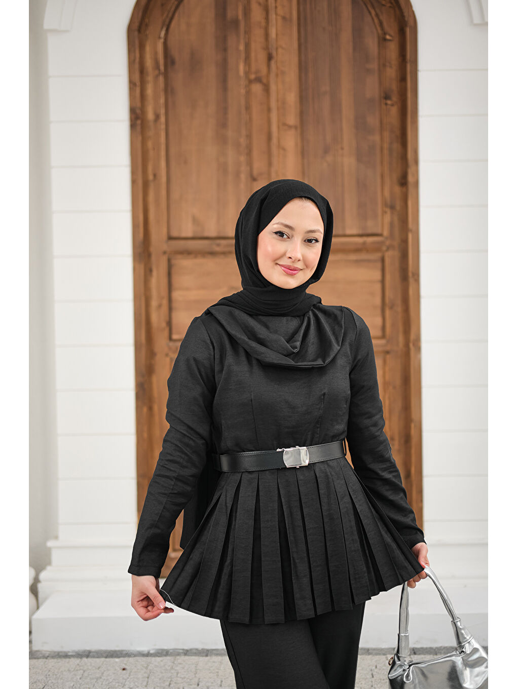 Kadın Omuz Atkılı Beli Pileli Kemerli Takım Siyah-1