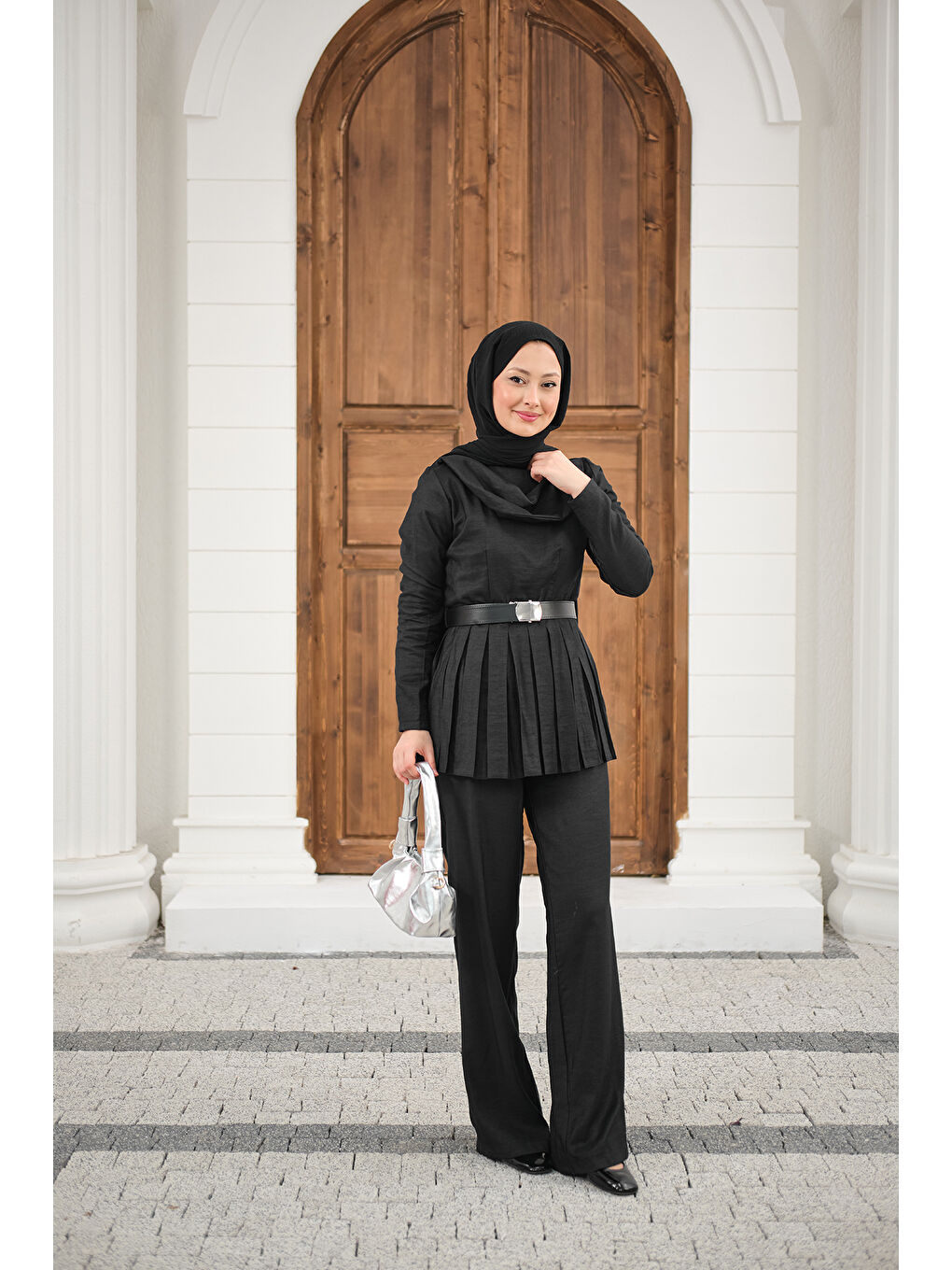 Kadın Omuz Atkılı Beli Pileli Kemerli Takım Siyah-2