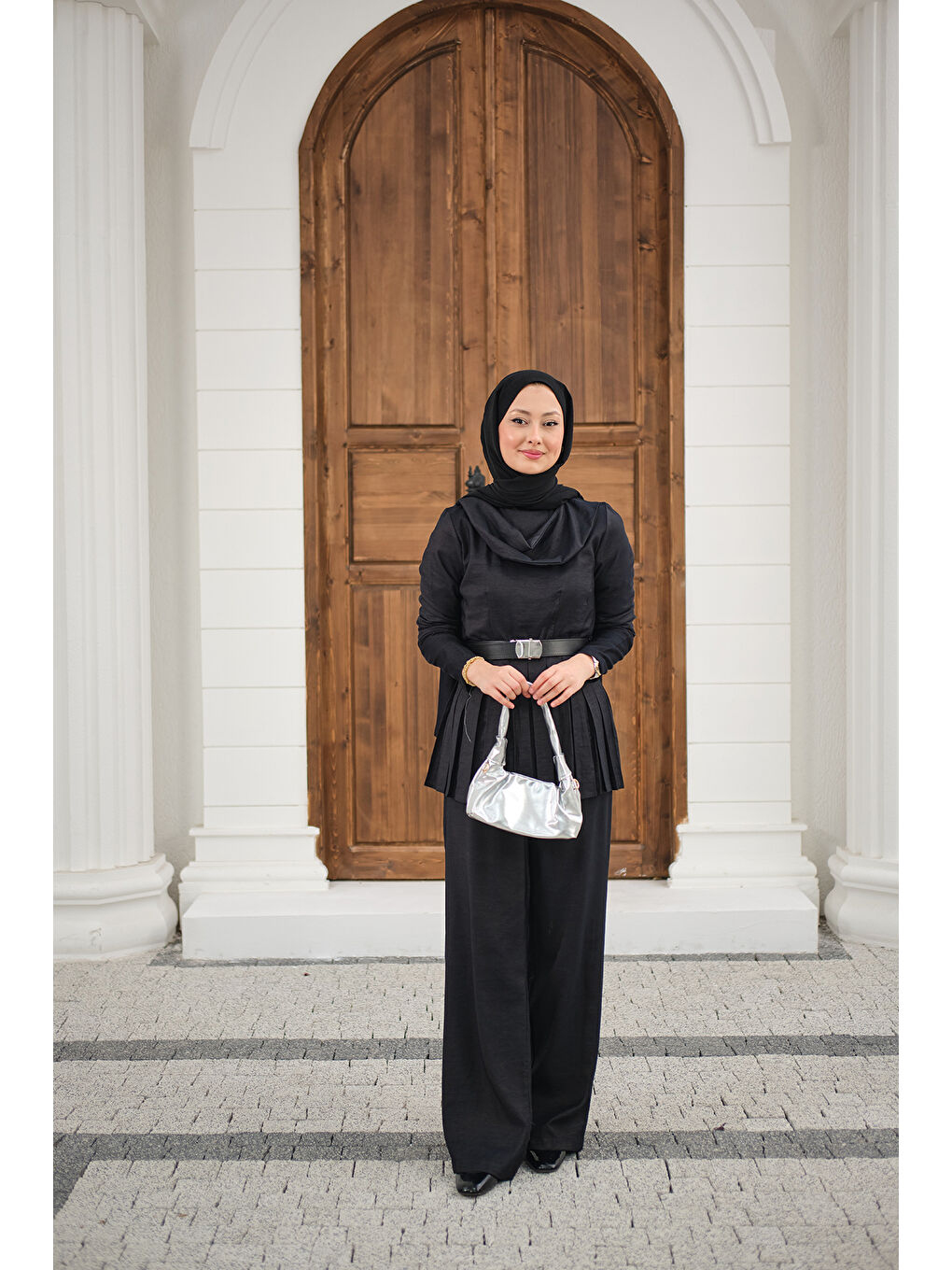 Kadın Omuz Atkılı Beli Pileli Kemerli Takım Siyah-3