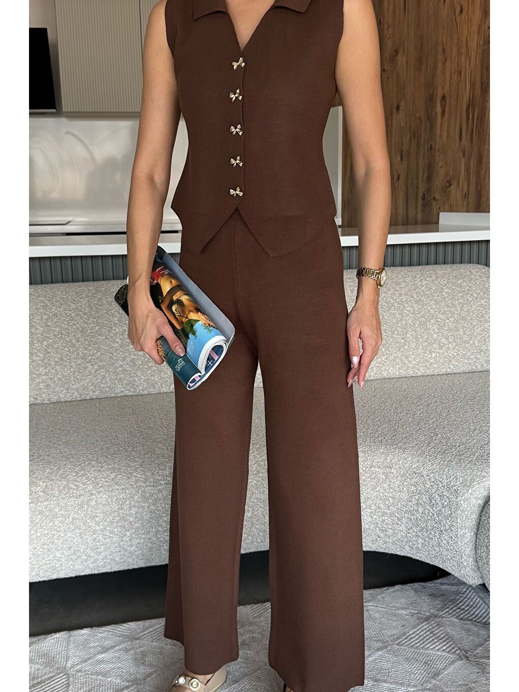 Kahverengi Gömlek Yaka Yelek Pantolon Triko İkili Takım-1