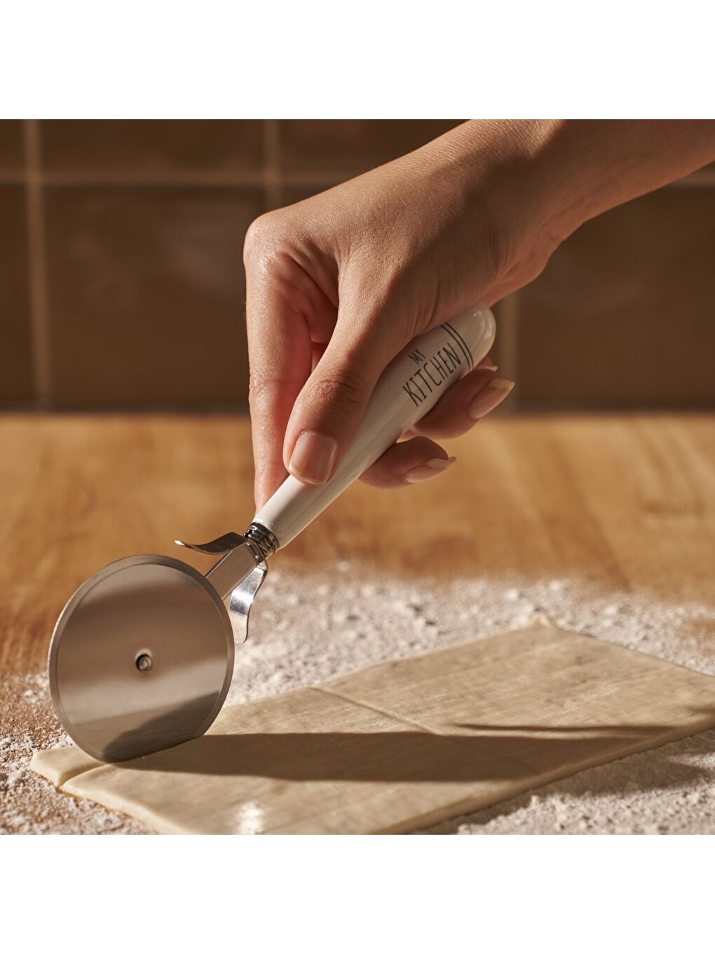 My Kitchen Çelik Pizza Bıçağı Beyaz (19,5x6x1,7 cm)-4