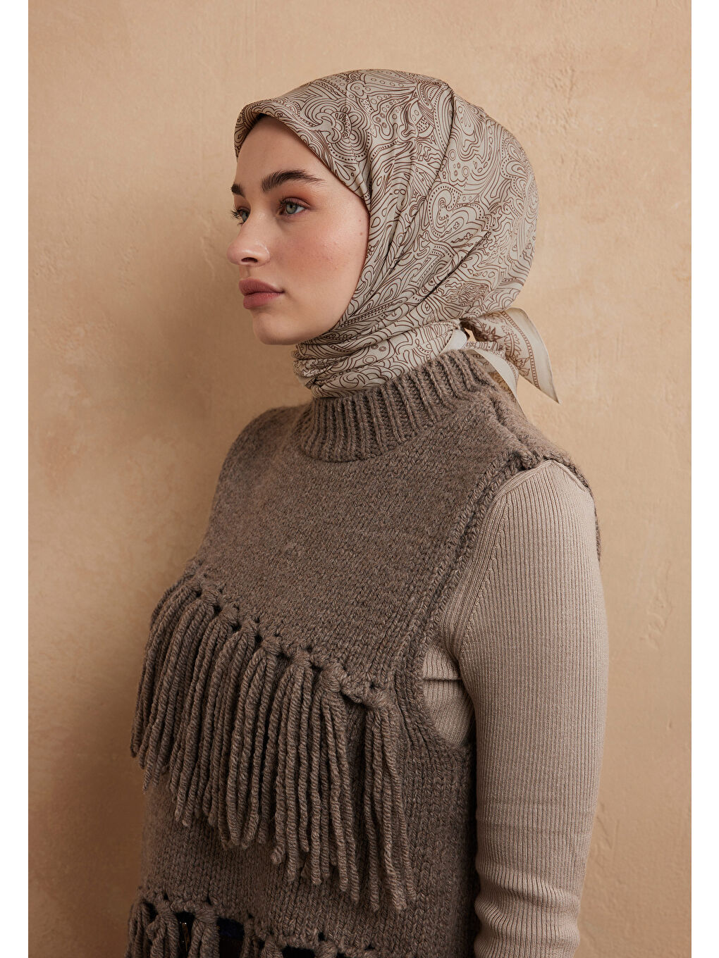 Reına Desen Pamuk İpek Eşarp Bej-3