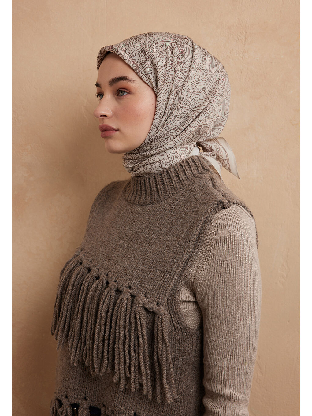 Reına Desen Pamuk İpek Eşarp Bej-4