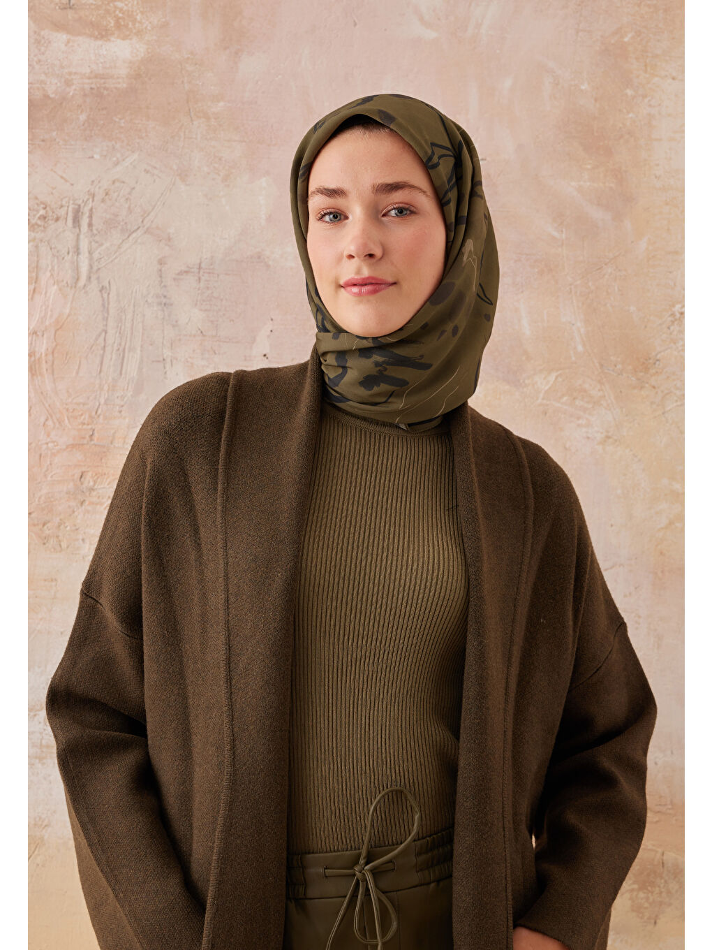 Aura Desen Pamuk İpek Eşarp Asker Yeşili