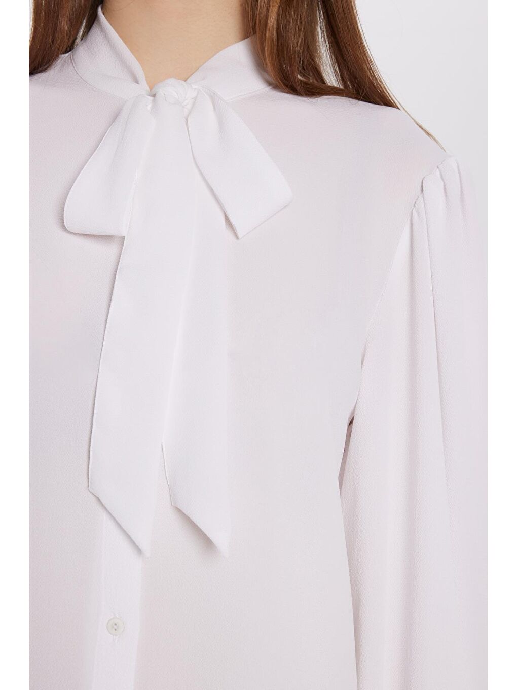 Kadın Relax Fit Rahat Kesim Gofre Kumaş Kare Manşet Beyaz Fular Yaka Düz Gömlek-2