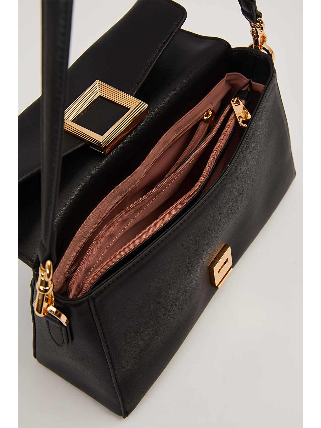 3 Bölmeli Yumuşak Deri Ek Askılı Deri Çanta 930867 Siyah-1