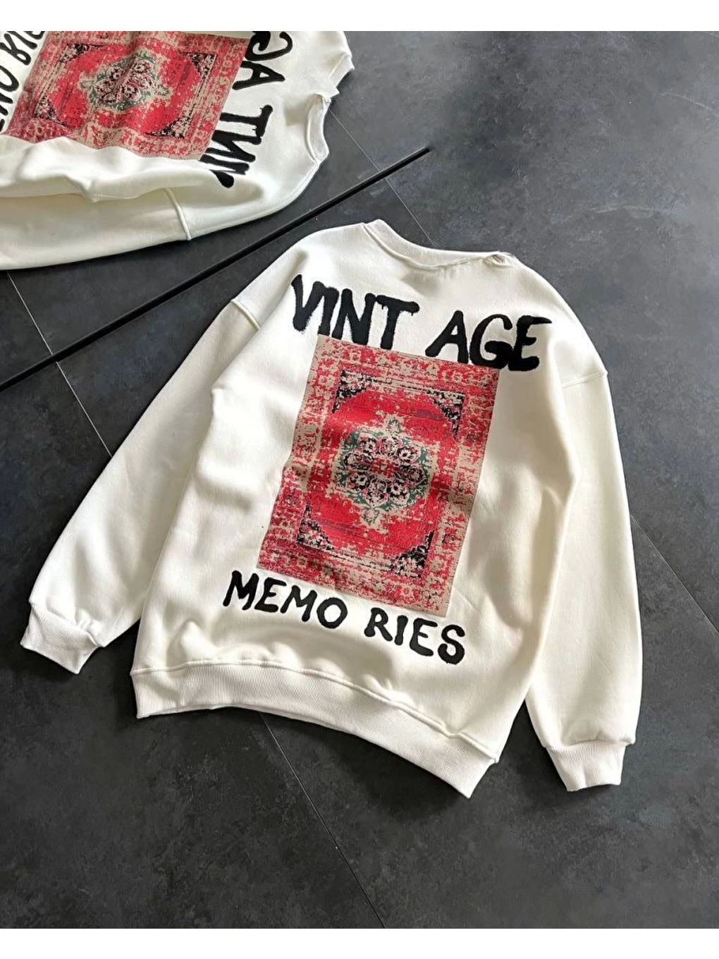 Bisiklet Yaka Üç İplik Baskılı Oversize Sweatshirt - Beyaz-1