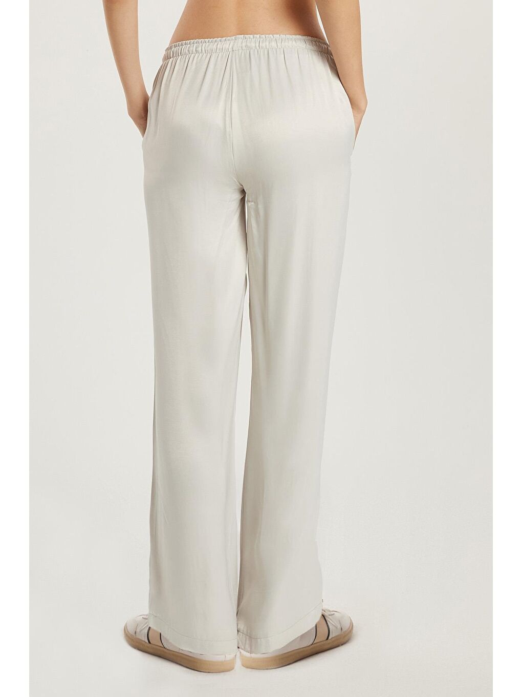 Kadın Regular Fit Beli Lastikli Bağlamalı Saten Palazzo Geniş Paça Gri Pantolon-3