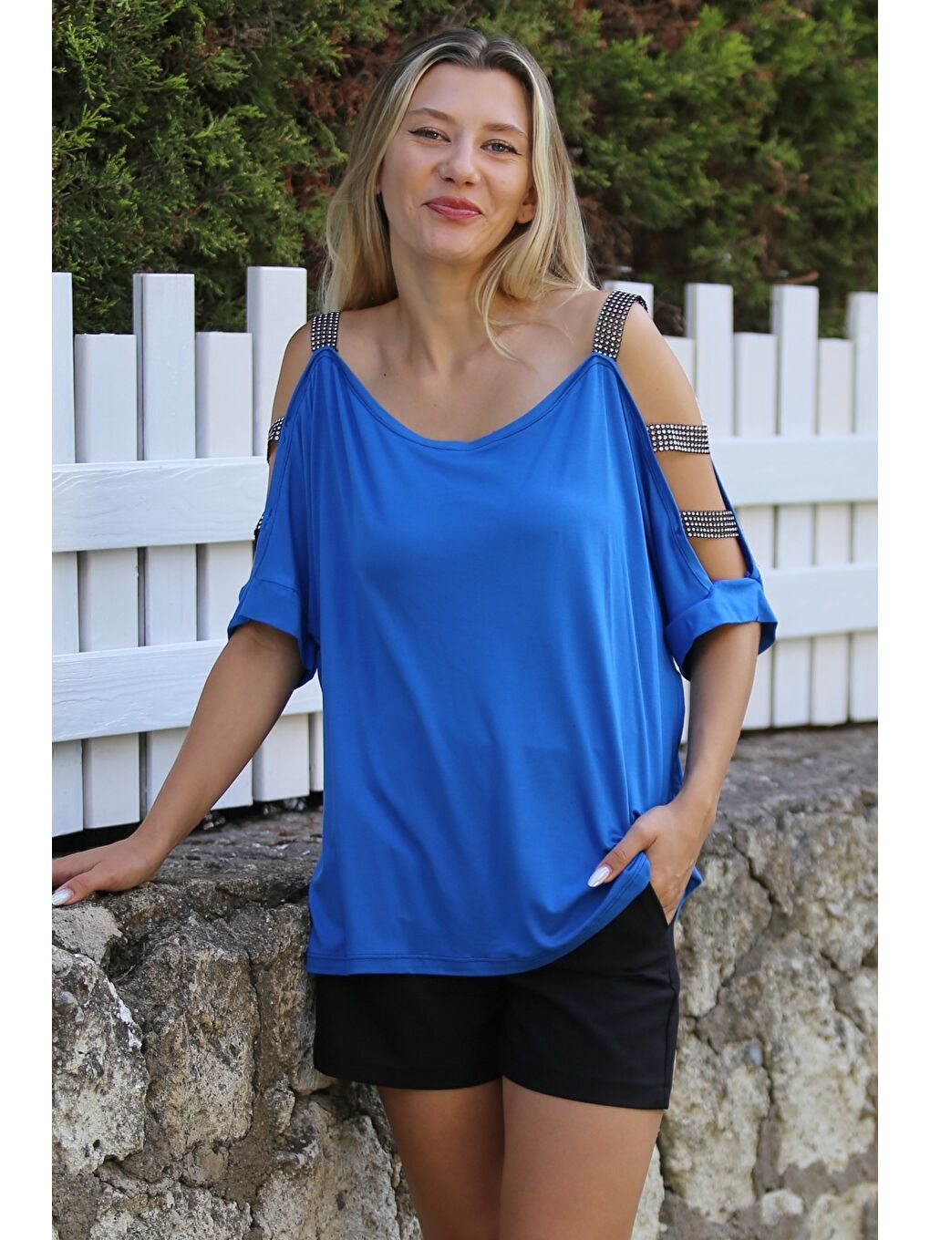 Mavi Havuz Yaka Omzu Açık Taşlı Şeritli Örme Casual Bluz-2