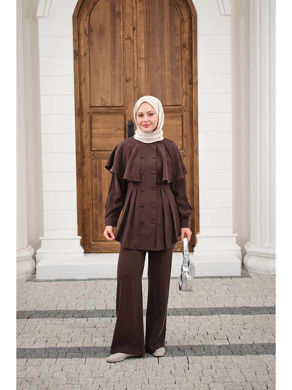 Kadın Düğme Detay Pelerinli Pantolonlu Takım Kahverengi