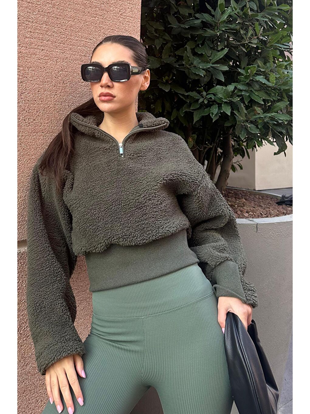 Haki Fermuar Yaka Kürklü Kadın Sweatshirt Mg2261-4