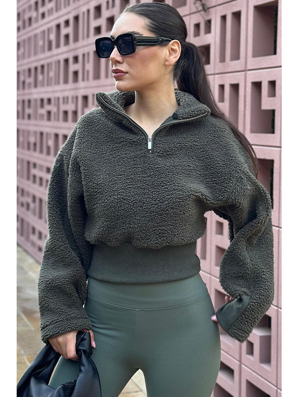 Haki Fermuar Yaka Kürklü Kadın Sweatshirt Mg2261-5